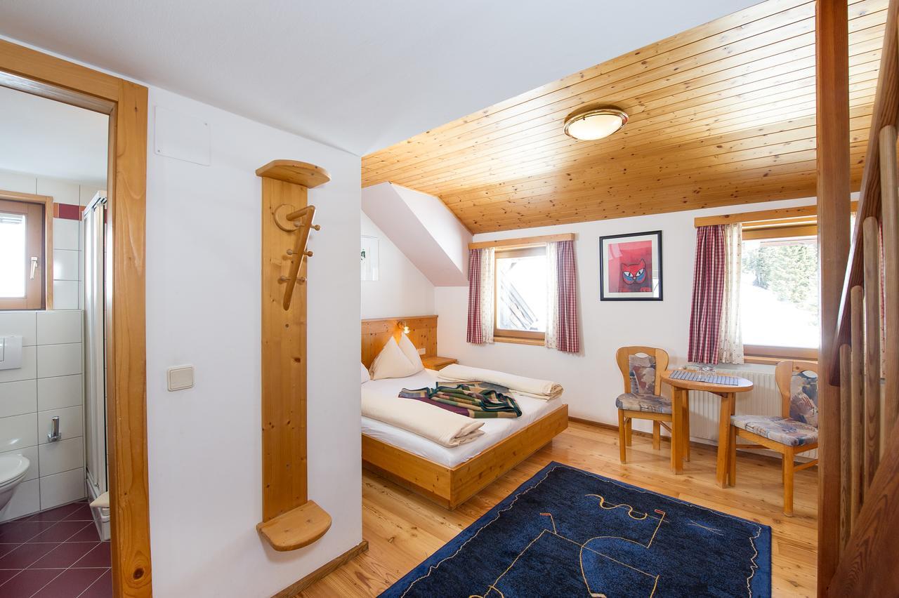 Sattleggers Alpenhof & Feriensternwarte Hotel Greifenburg Exterior foto