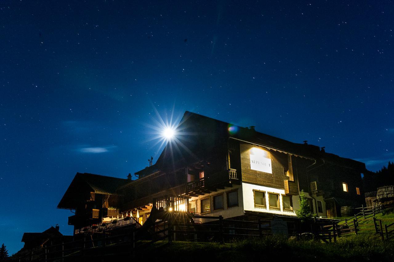 Sattleggers Alpenhof & Feriensternwarte Hotel Greifenburg Exterior foto